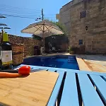 Charming With Pool Nyaraló Sannat