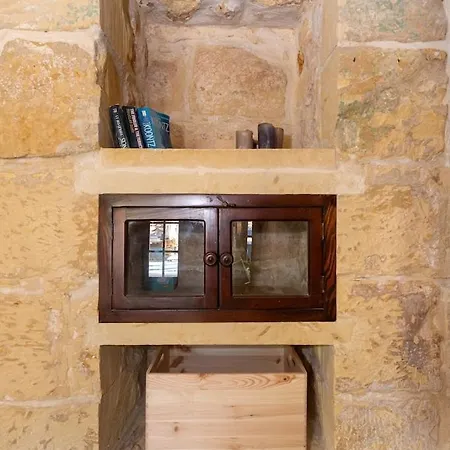 Casa de Férias Charming With Pool Sannat