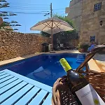 Charming With Pool *