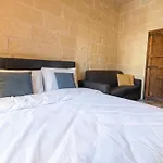 Charming With Pool Holiday home *