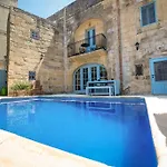 Charming With Pool Holiday home *