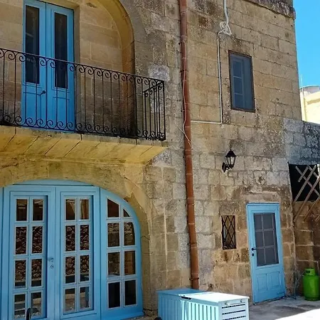 Charming With Pool *