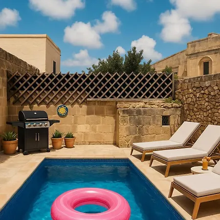 بيت للعطل Charming With Pool *