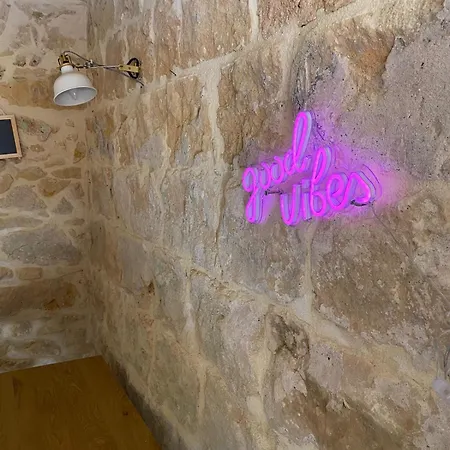 بيت للعطل Charming With Pool سانّات