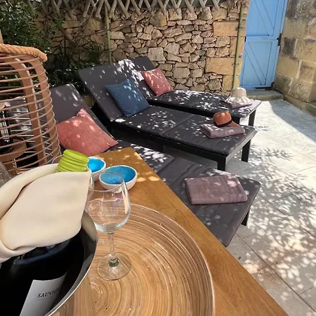 بيت للعطل Charming With Pool *