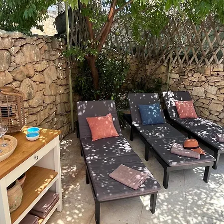 Hébergement de vacances Charming With Pool *