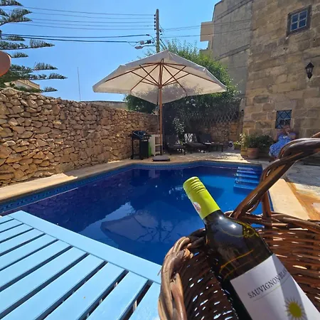 Charming With Pool *