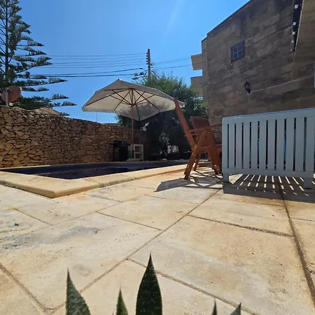 Charming With Pool * سانّات