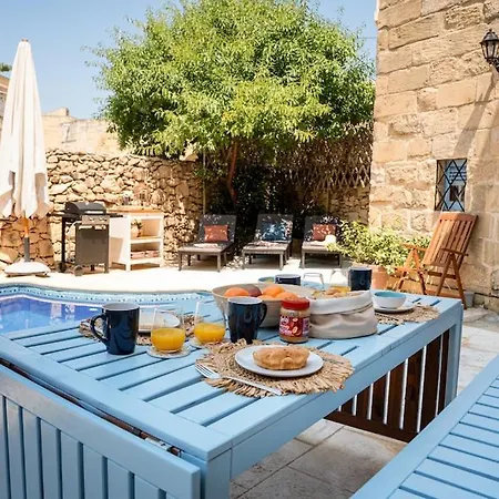 Charming With Pool Holiday home *
