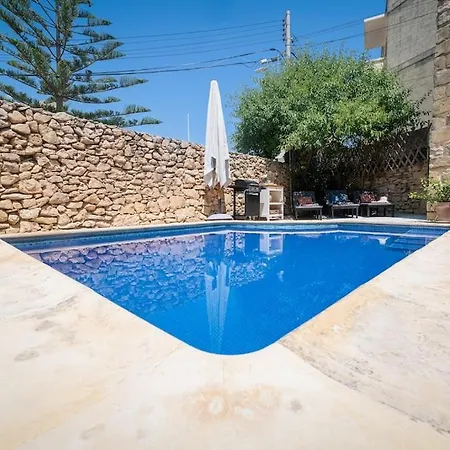 Charming With Pool Sannat