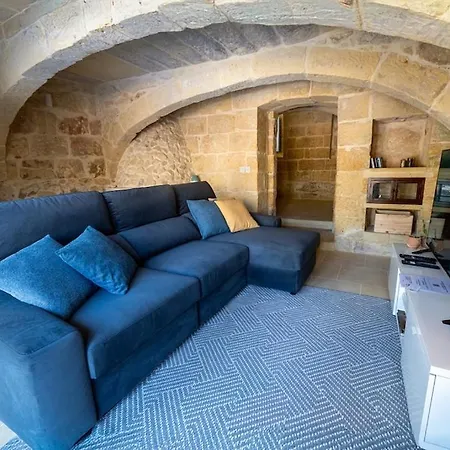 Charming With Pool * سانّات