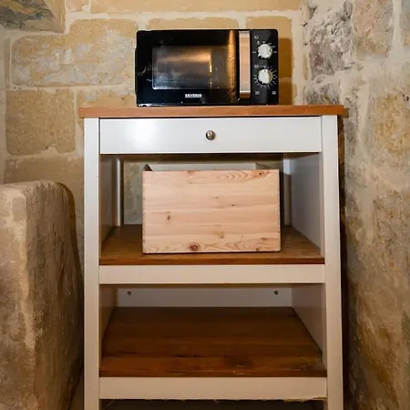 Charming With Pool Sannat