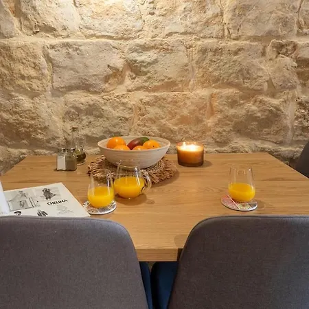 Charming With Pool * سانّات