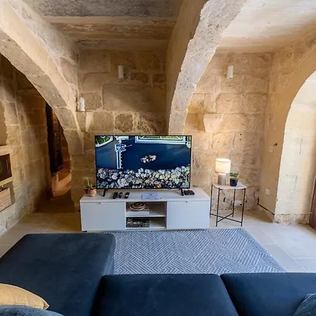 بيت للعطل Charming With Pool سانّات