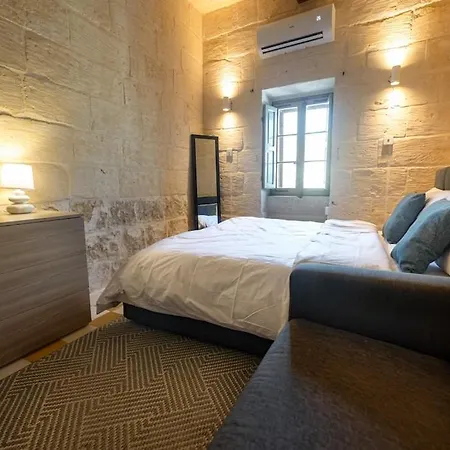 Charming With Pool *