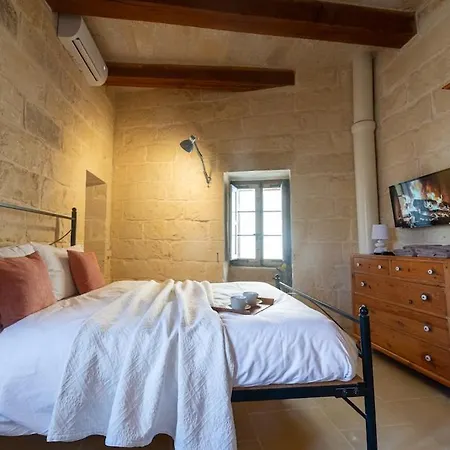 בית נופש Charming With Pool *