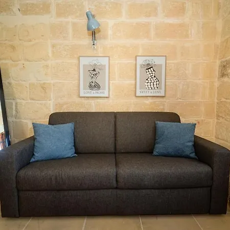 בית נופש Charming With Pool *