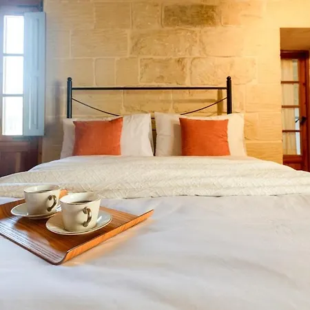 Charming With Pool سانّات