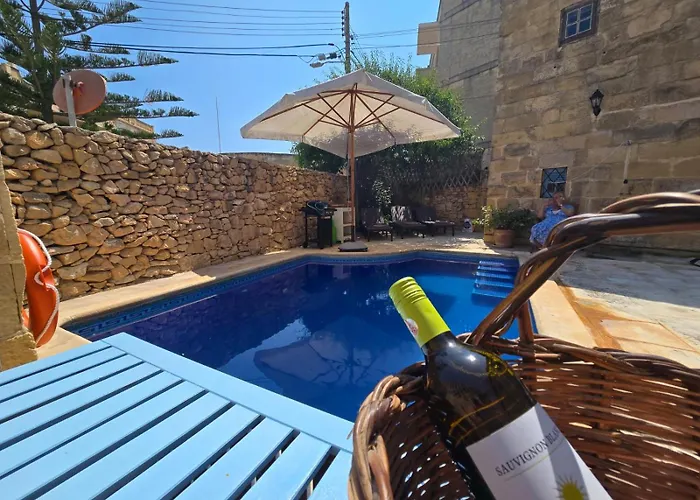 Charming With Pool *