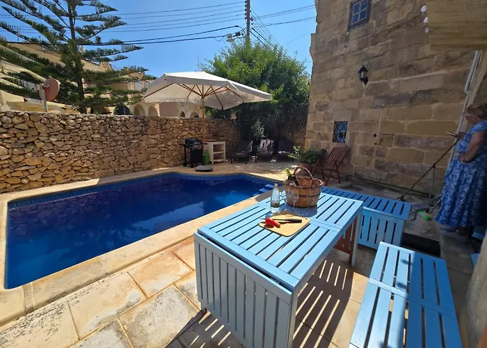 Charming With Pool Casa vacanze