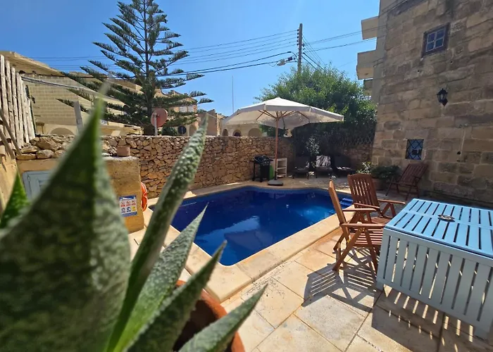 Charming With Pool * Sannat