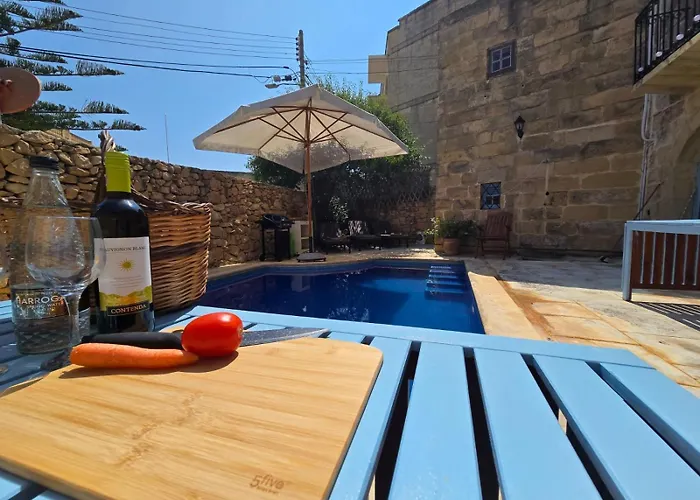 Charming With Pool Holiday home Sannat