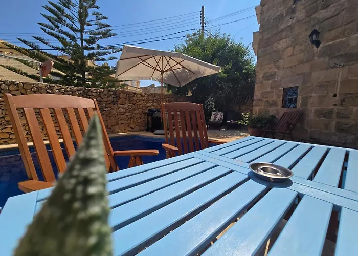 Charming With Pool *