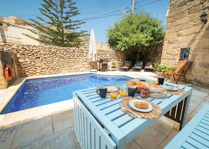 Charming With Pool * Sannat