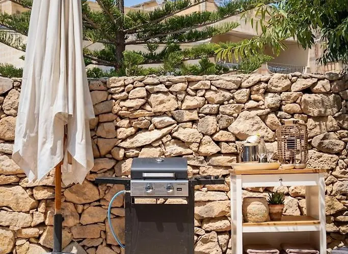 Charming With Pool Casa vacanze