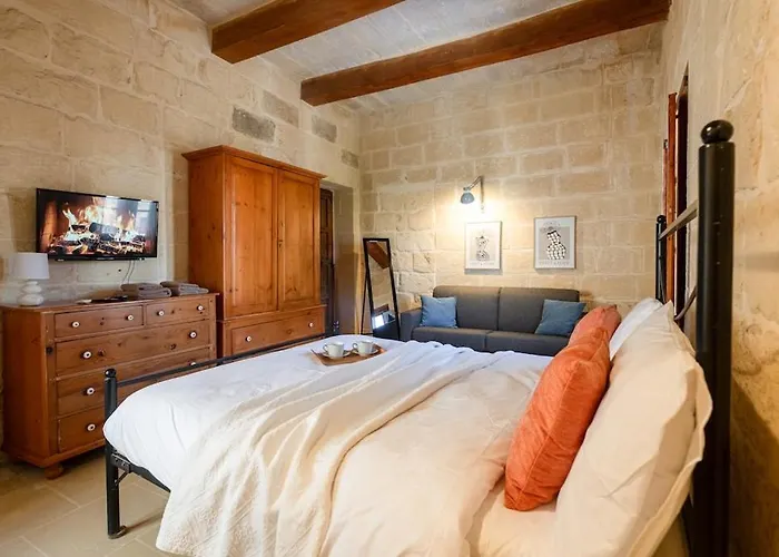 Charming With Pool * Sannat