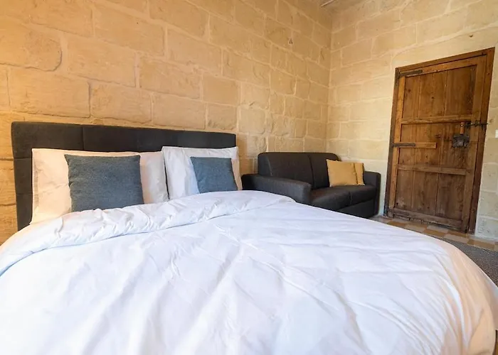 Charming With Pool Holiday home *