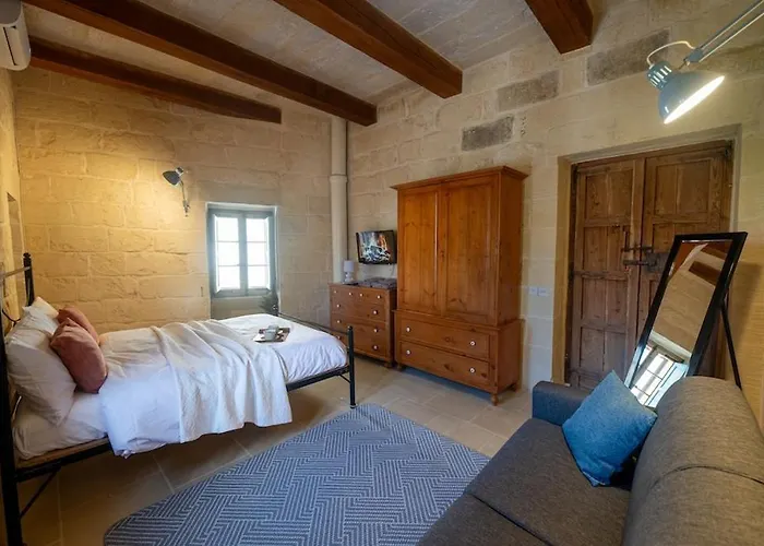 Charming With Pool * Sannat