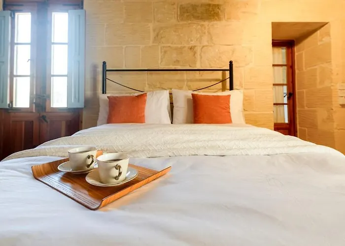 Charming With Pool Sannat